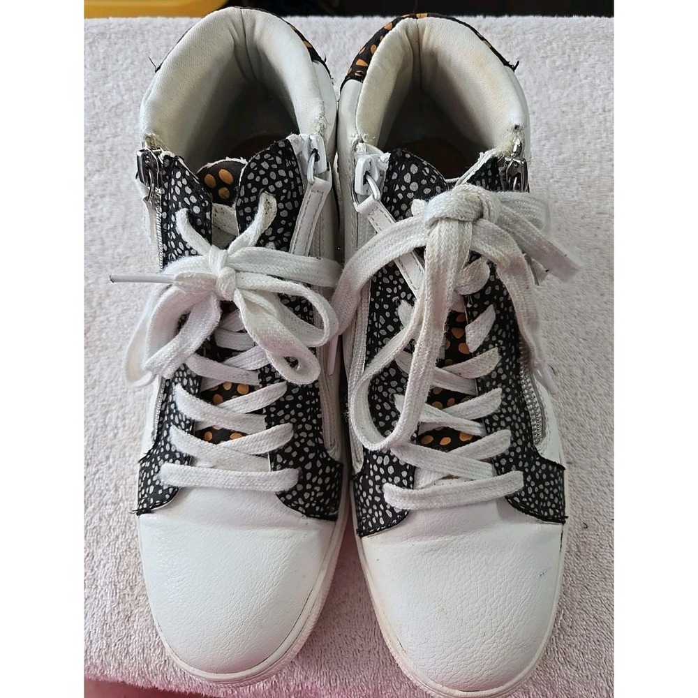 Universal Threads Womans High Top Sneaker Size 9 White Multicolor